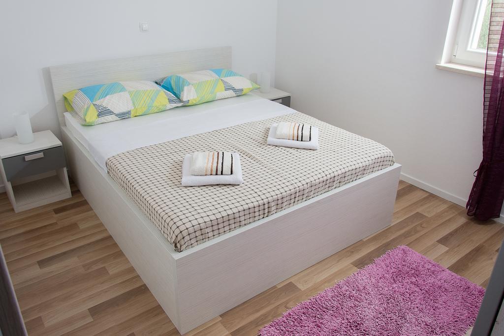 Apartment Gamma With Hydromassage Mini Pool Near Split Žrnovnica 외부 사진