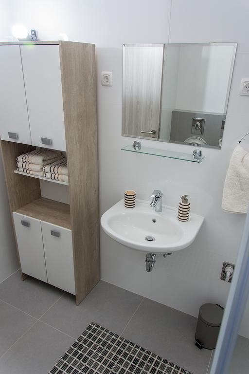 Apartment Gamma With Hydromassage Mini Pool Near Split Žrnovnica 외부 사진