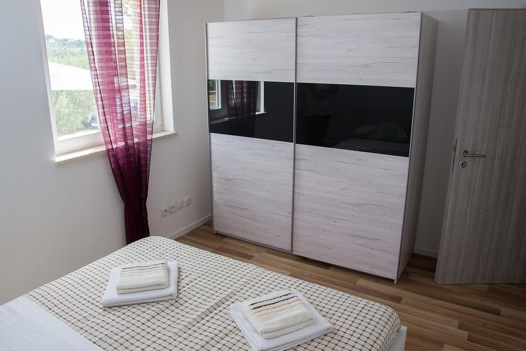 Apartment Gamma With Hydromassage Mini Pool Near Split Žrnovnica 외부 사진