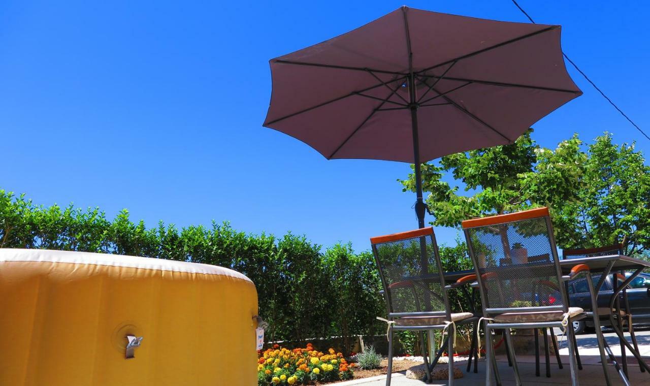 Apartment Gamma With Hydromassage Mini Pool Near Split Žrnovnica 외부 사진
