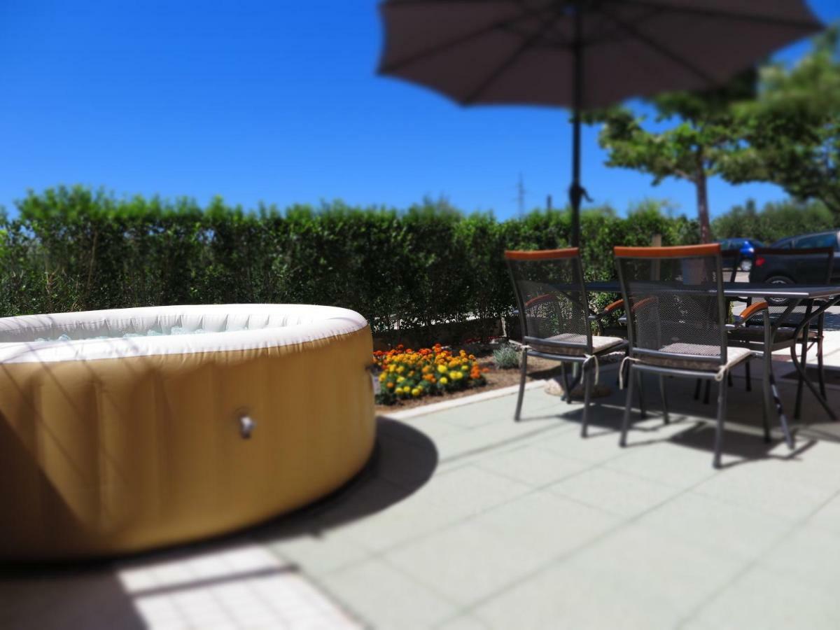 Apartment Gamma With Hydromassage Mini Pool Near Split Žrnovnica 외부 사진