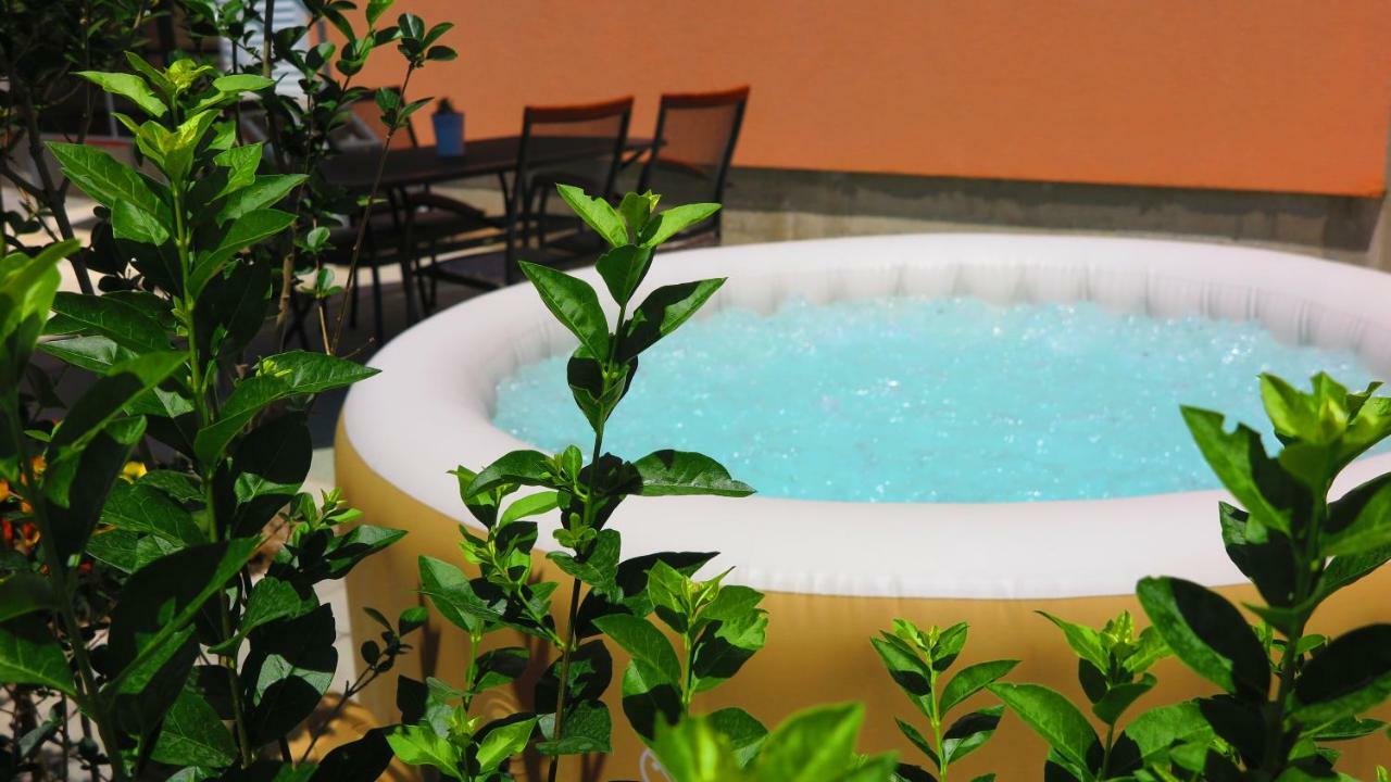 Apartment Gamma With Hydromassage Mini Pool Near Split Žrnovnica 외부 사진